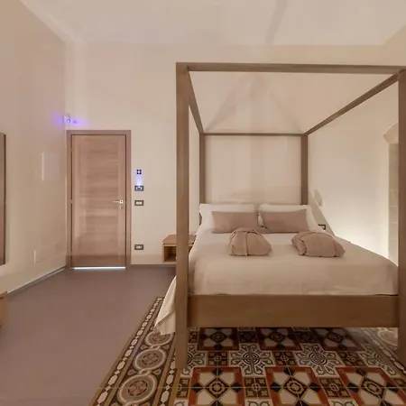 Meteoron Luxury 4* Matera